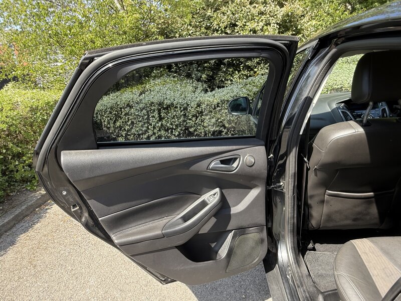 Used Ford Focus 2011 for sale - 76569341: Photo 17