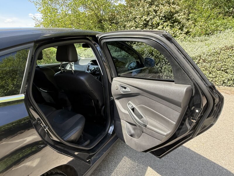 Used Ford Focus 2011 for sale - 76569341: Photo 23