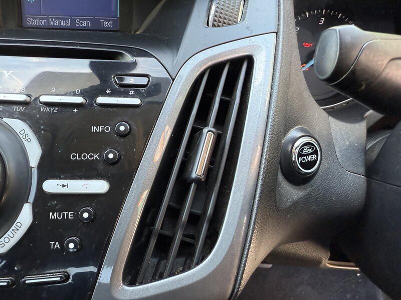 Used Ford Focus 2011 for sale - 76569341: Photo 38