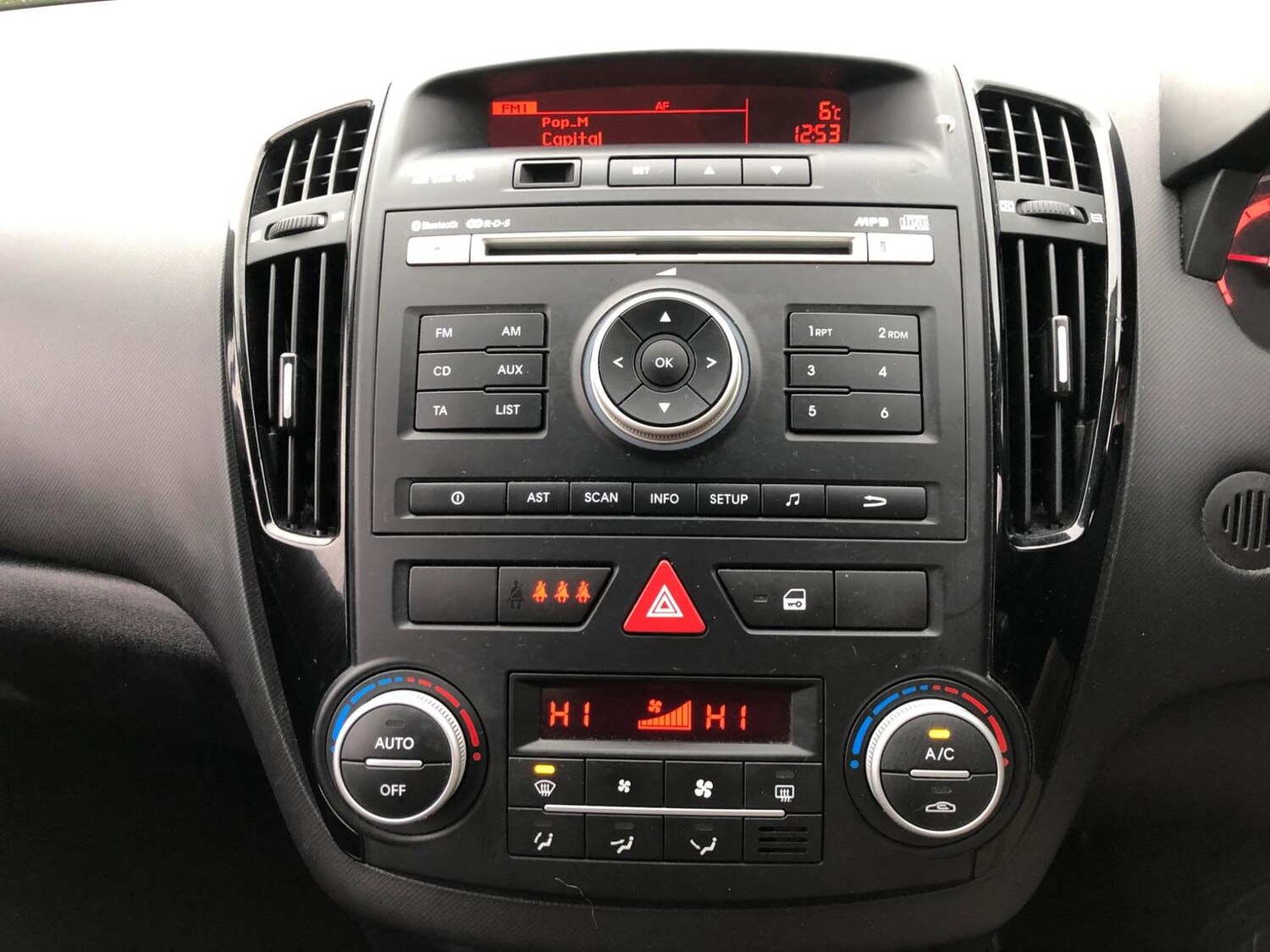 Used Kia Ceed 2012 for sale - 76172806: Photo 29