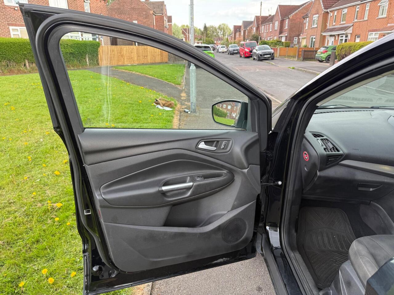 Used Ford Kuga 2015 for sale - 75723340: Photo 32