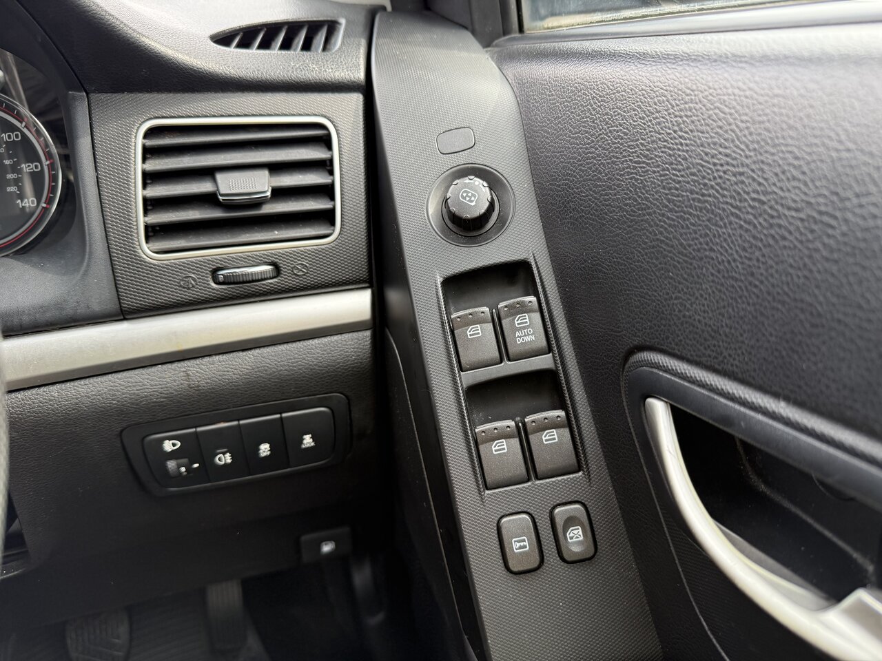 Used Ssangyong Korando 2012 for sale - 77302138: Photo 40