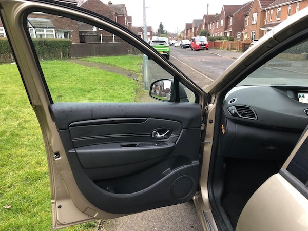 Used Renault Scenic 2014 for sale - 76154560: Photo 25