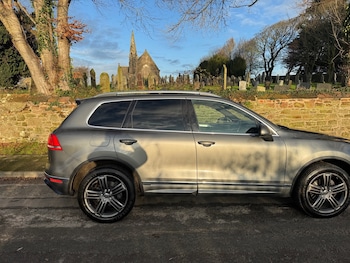 Used Volkswagen Touareg 2015 for sale - 76791325: Photo