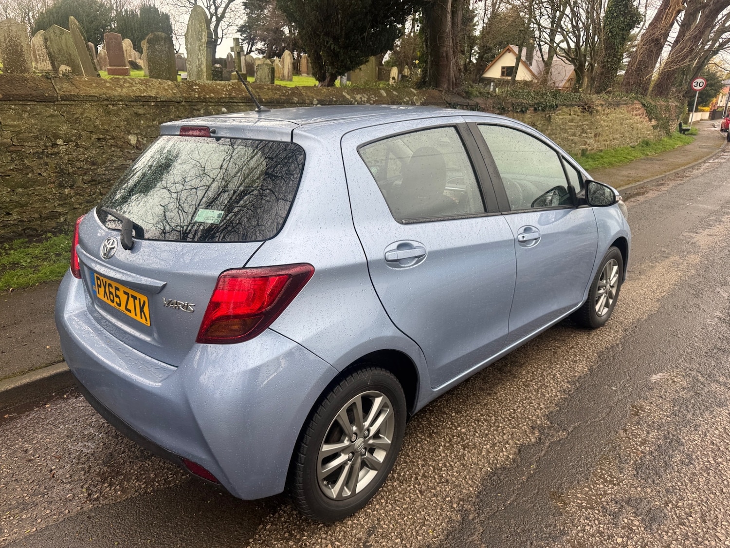 Used Toyota Yaris 2015 for sale - 77998423: Photo 11