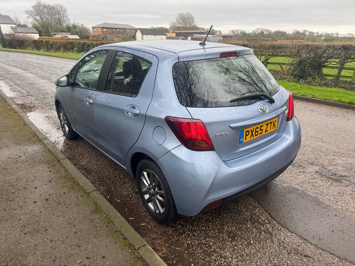 Used Toyota Yaris 2015 for sale - 77998423: Photo 5