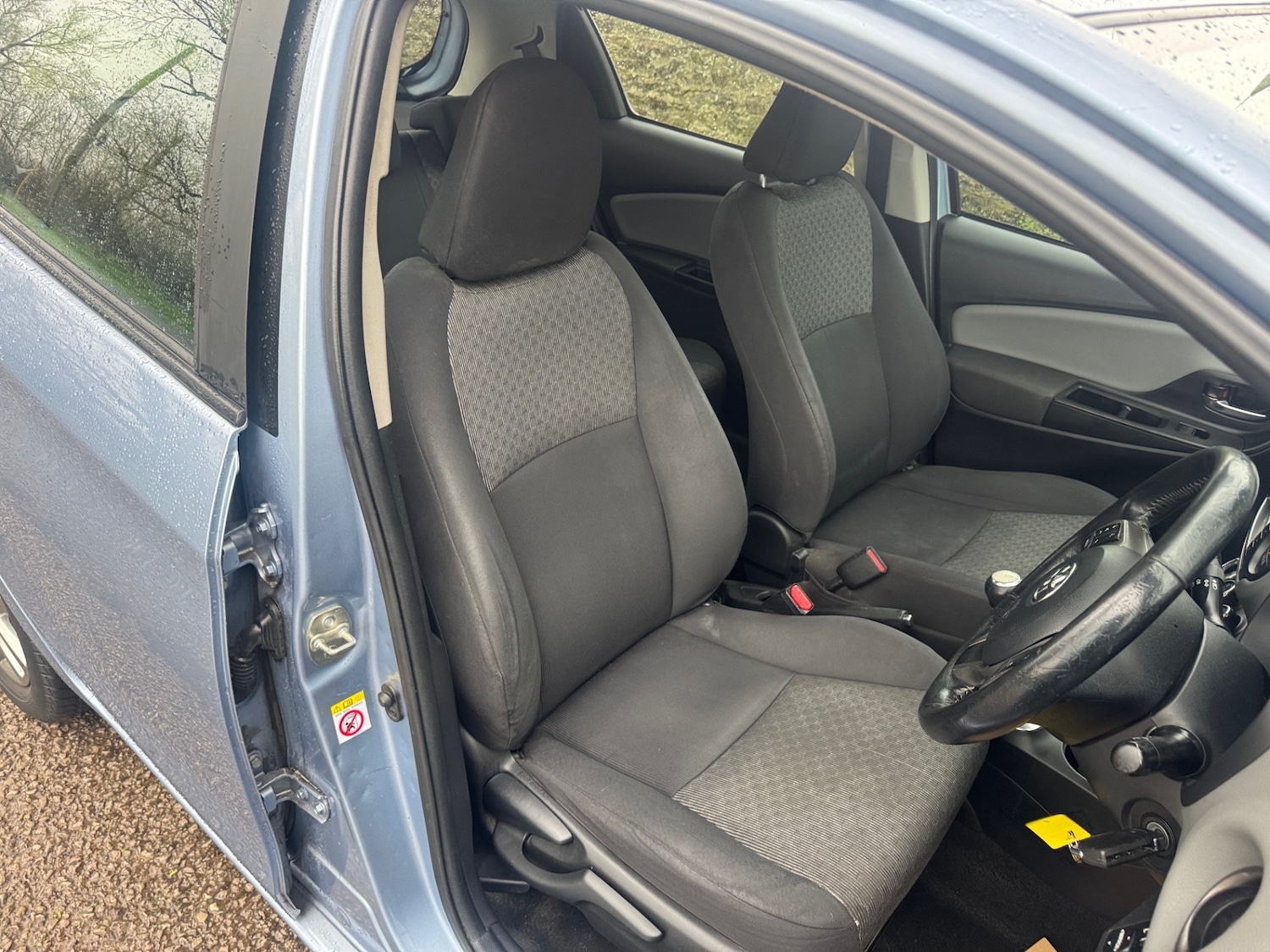 Used Toyota Yaris 2015 for sale - 77998423: Photo 9