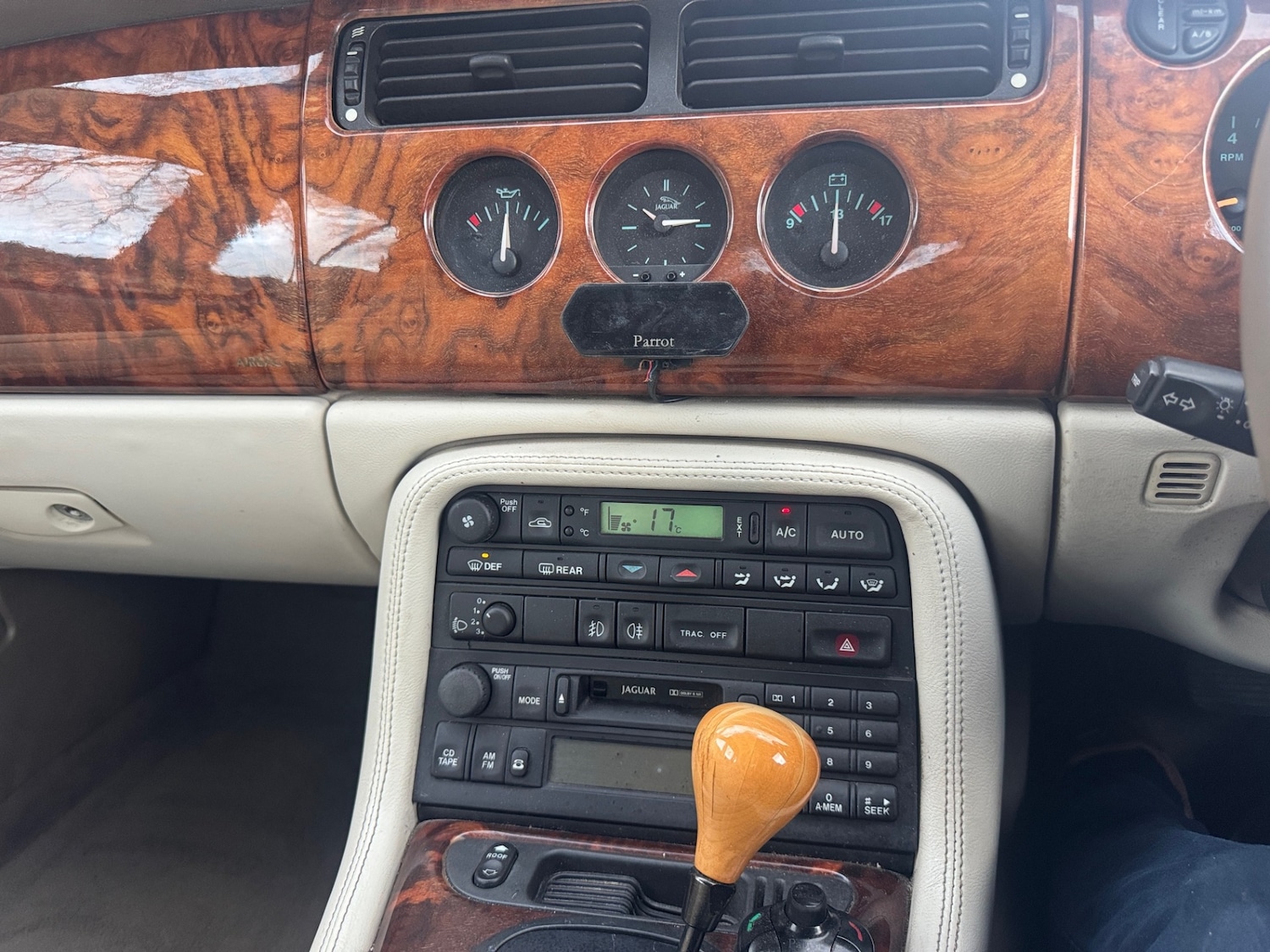 Used Jaguar XK8 1999 for sale - 76748002: Photo 12