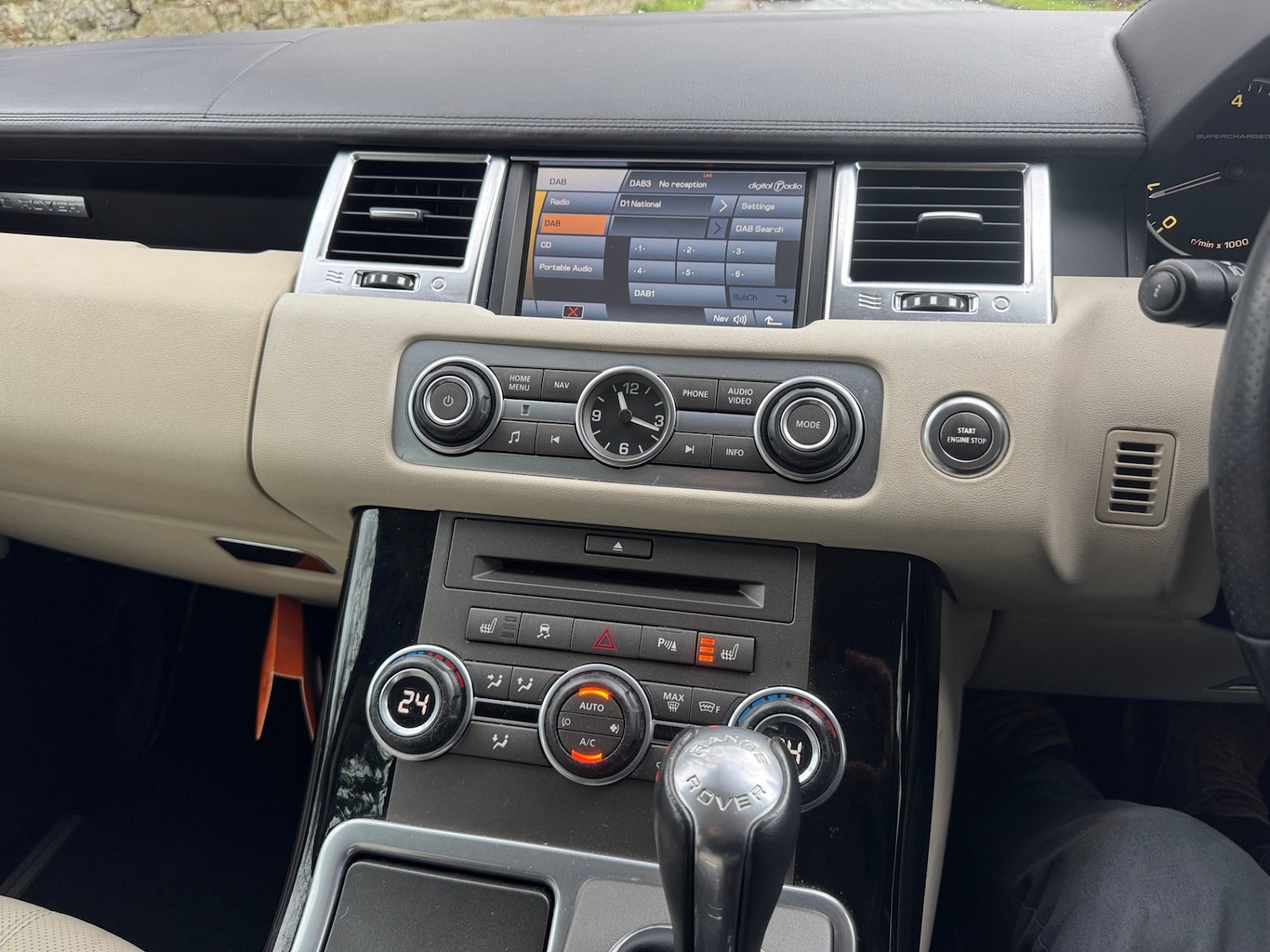 Used Land Rover Range Rover Sport 2010 for sale - 77997190: Photo 11