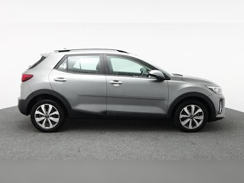 Used Kia Stonic 2024 for sale - 77613620: Photo