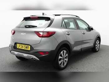 Used Kia Stonic 2024 for sale - 77613620: Photo