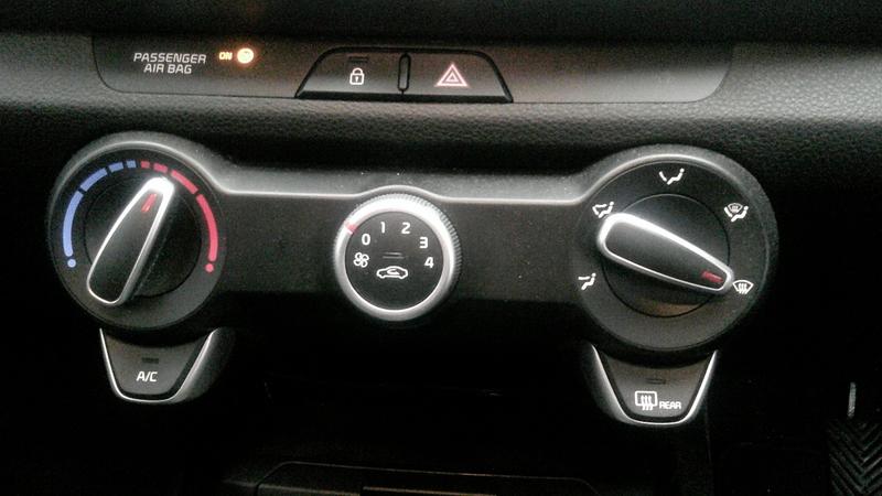 Used Kia Stonic 2020 for sale - 77476871: Photo 15