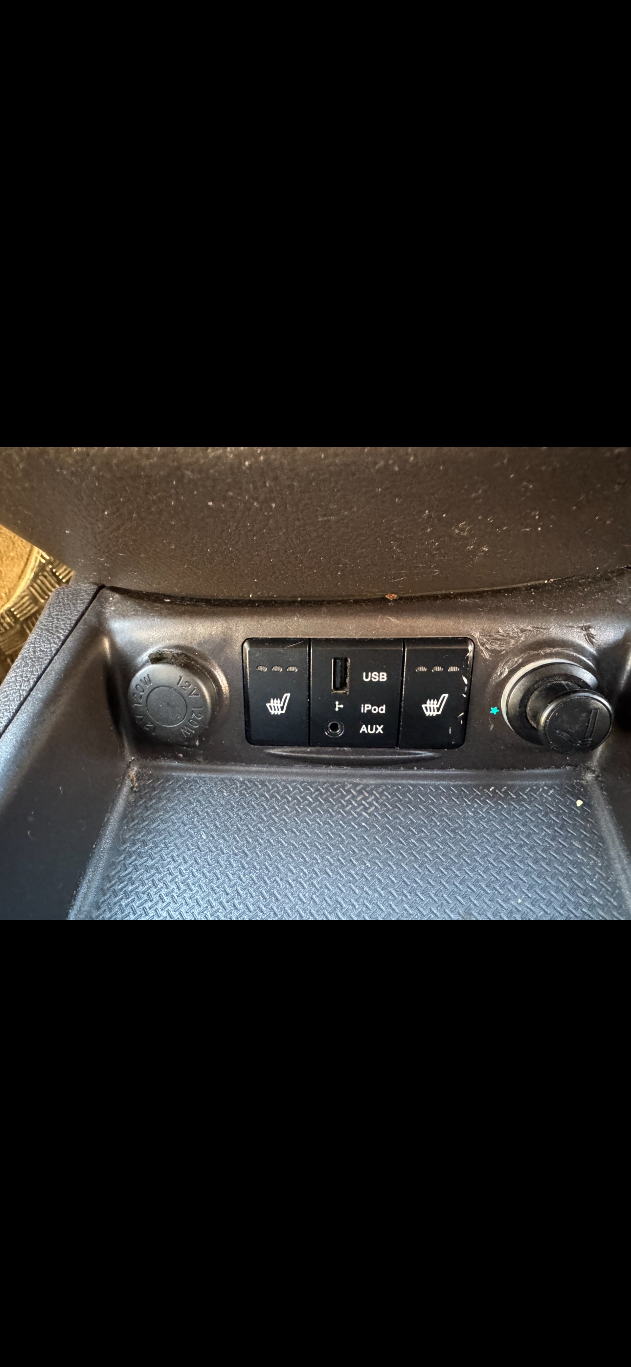 Used Hyundai Santa Fe 2012 for sale - 77053930: Photo 12