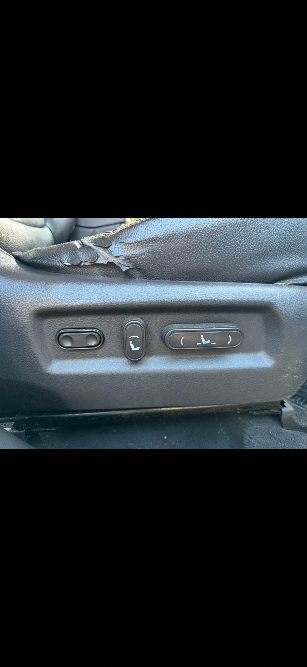 Used Hyundai Santa Fe 2012 for sale - 77053930: Photo 15