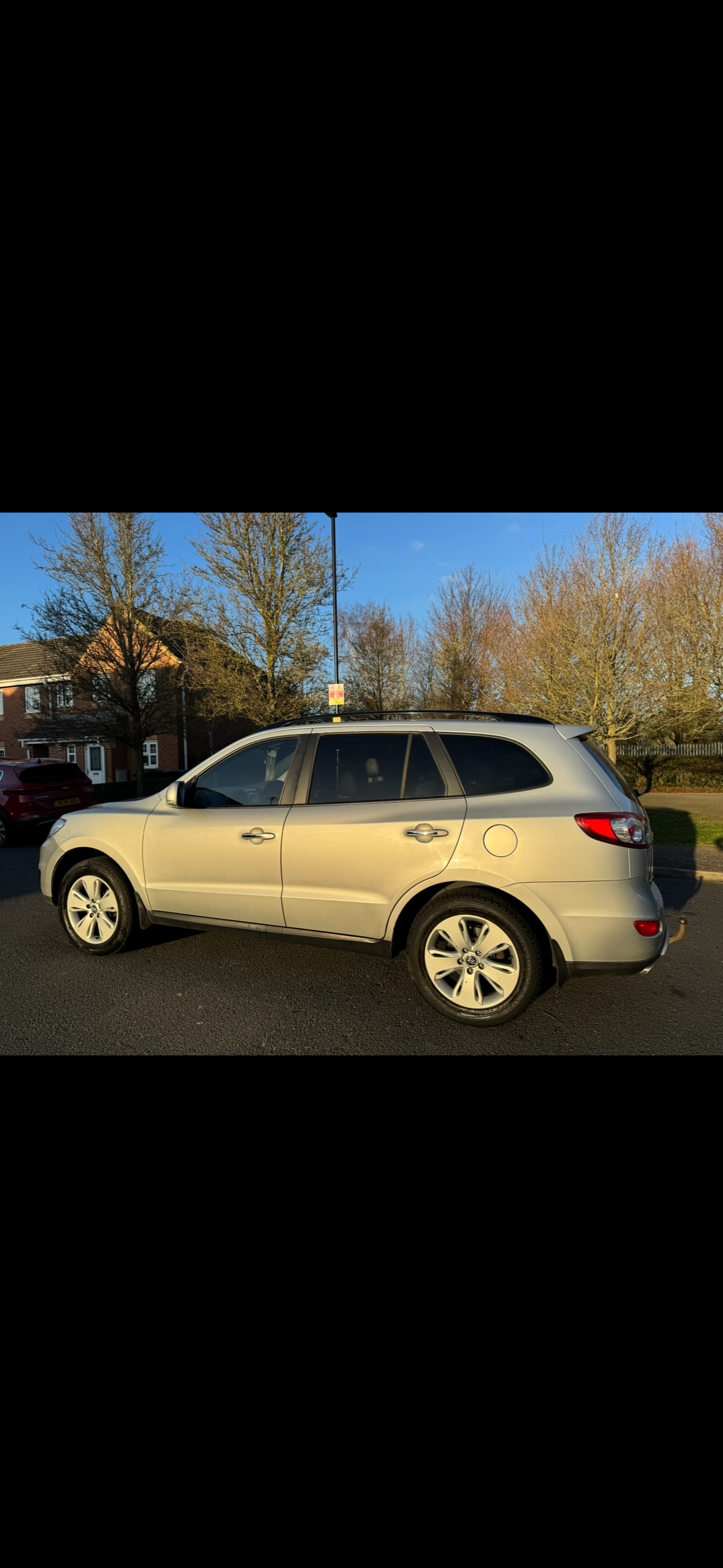 Used Hyundai Santa Fe 2012 for sale - 77053930: Photo 3