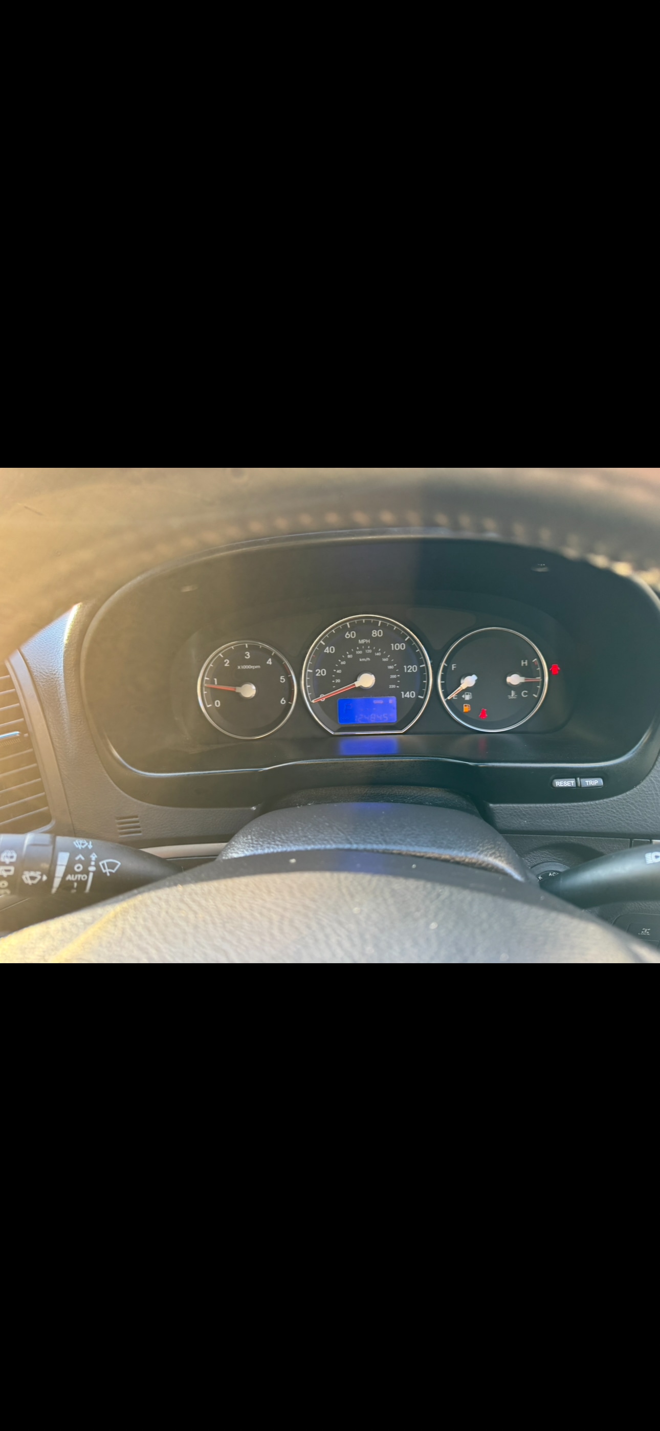 Used Hyundai Santa Fe 2012 for sale - 77053930: Photo 9