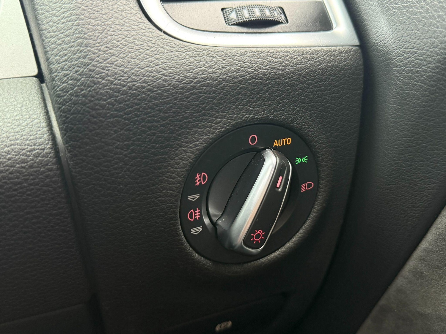 Used Audi Q7 2012 for sale - 76592954: Photo 28