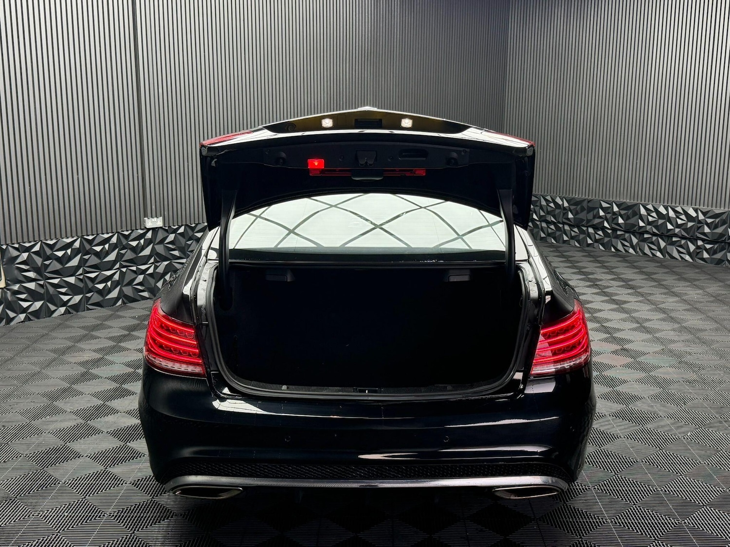 Used Mercedes-Benz E Class 2016 for sale - 77376026: Photo 17