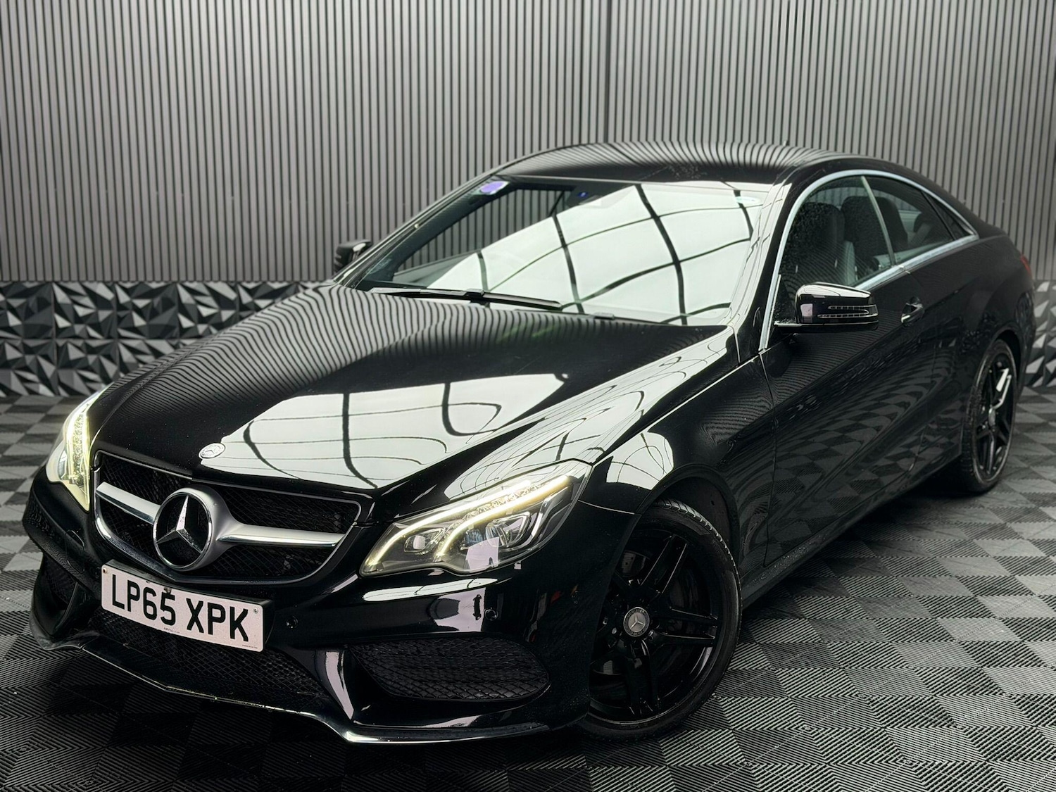 Used Mercedes-Benz E Class 2016 for sale - 77376026: Photo 4