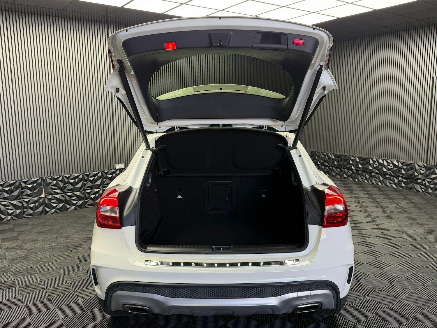 Used Mercedes-Benz GLA 2016 for sale - 77377305: Photo 51