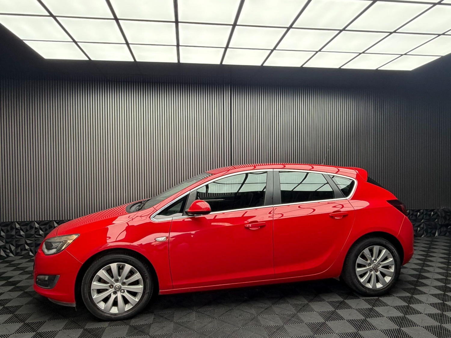 Used Vauxhall Astra 2014 for sale - 77015462: Photo 5