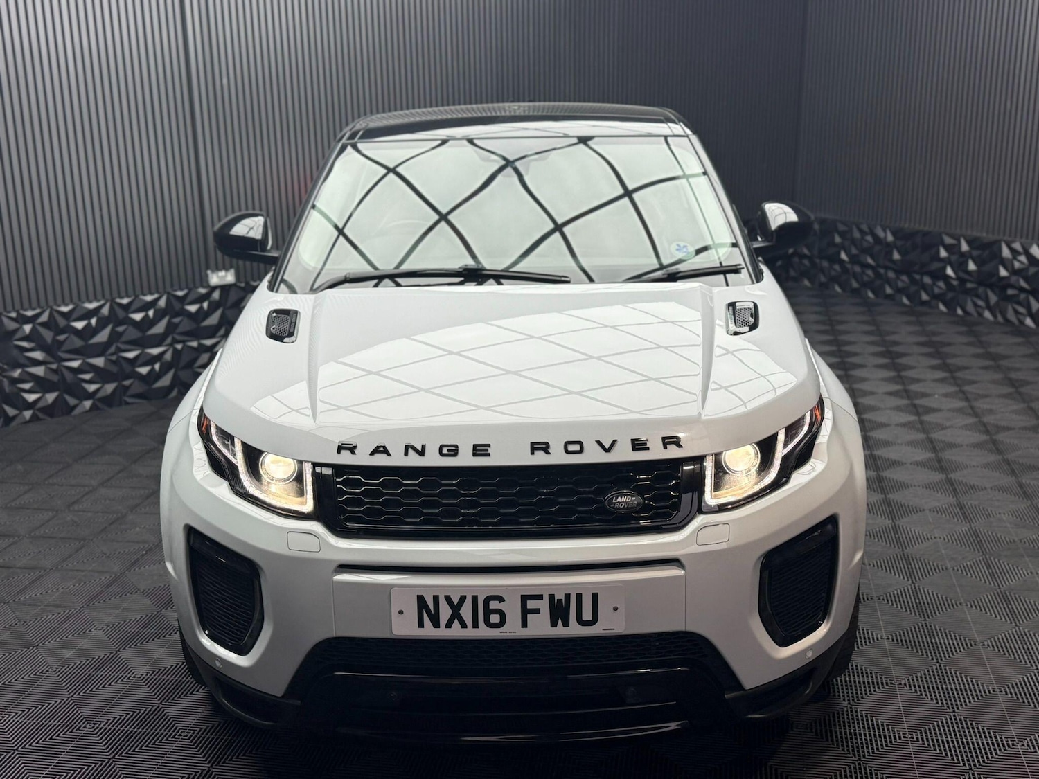 Used Land Rover Range Rover Evoque 2016 for sale - 76317737: Photo 3