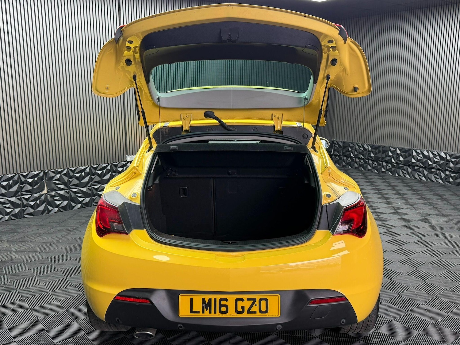 Used Vauxhall Astra GTC 2016 for sale - 77016388: Photo 40