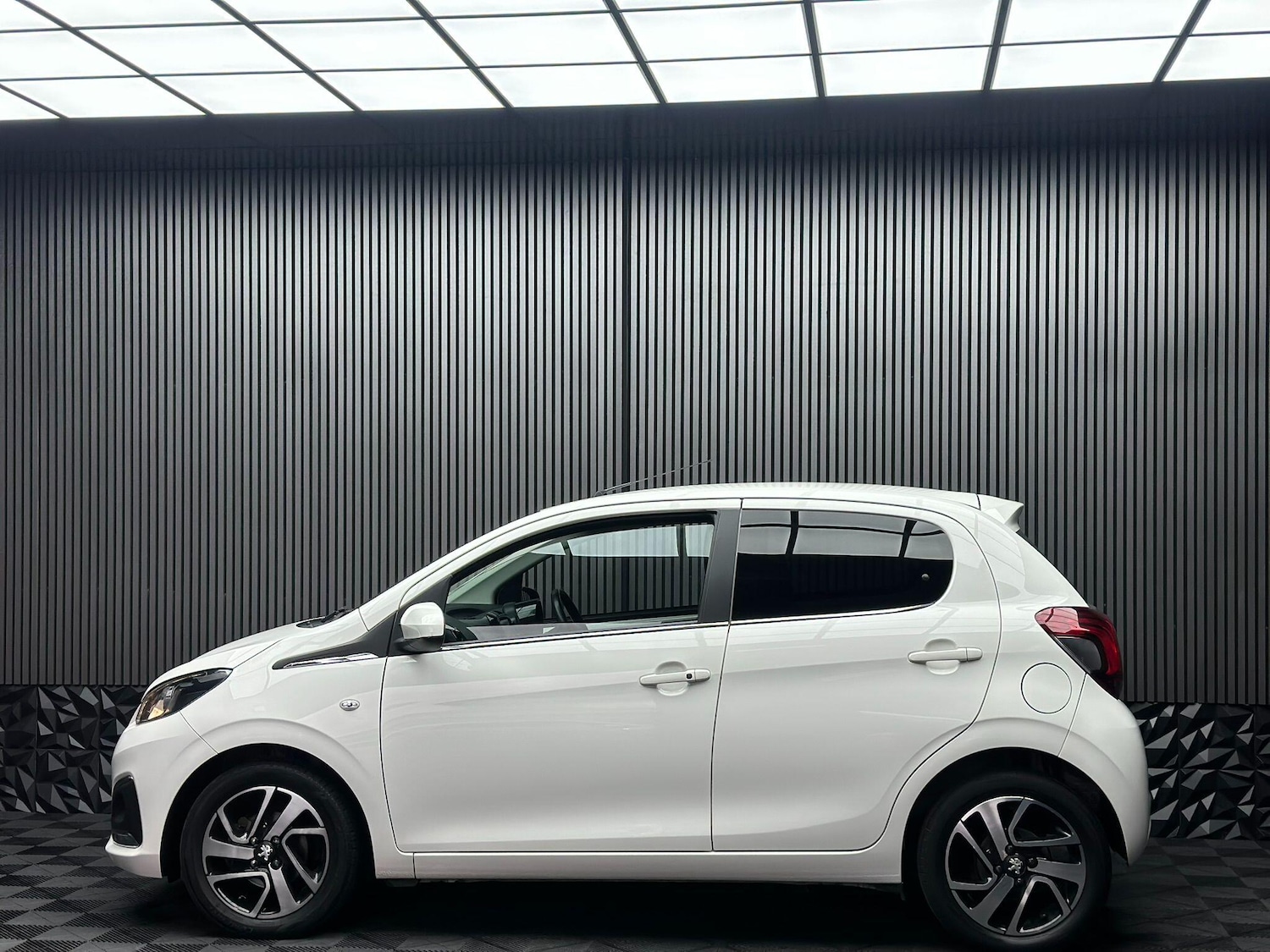 Used Peugeot 108 2017 for sale - 76317886: Photo 14