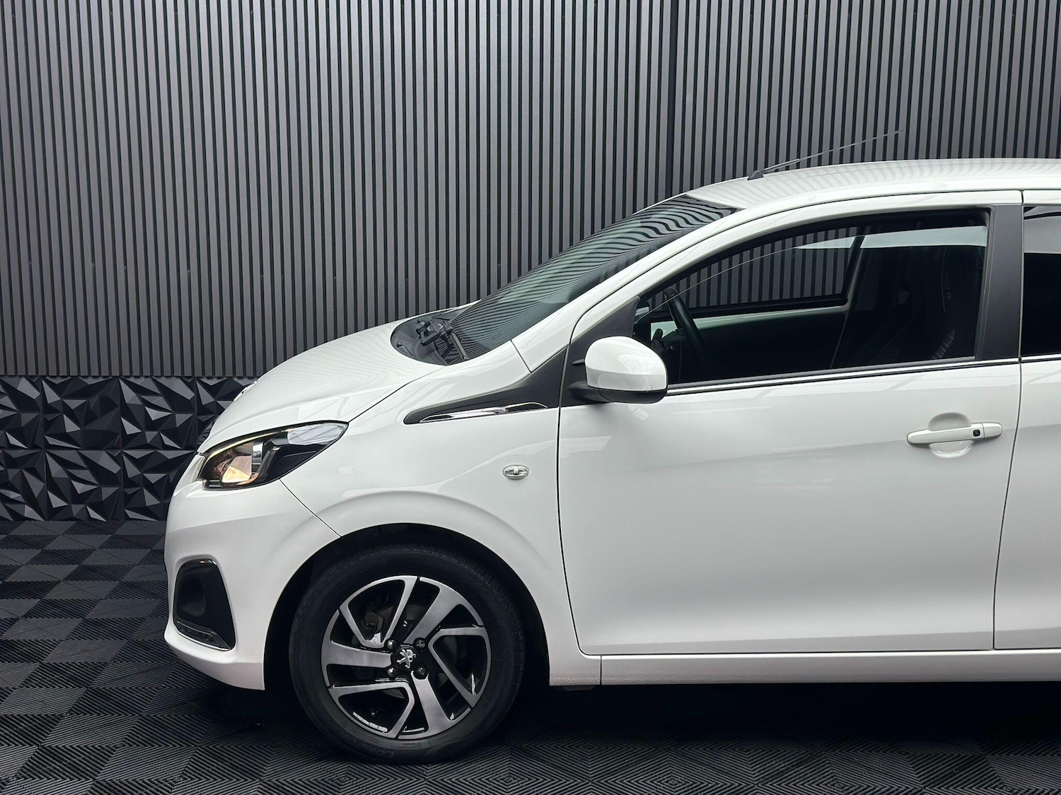 Used Peugeot 108 2017 for sale - 76317886: Photo 15