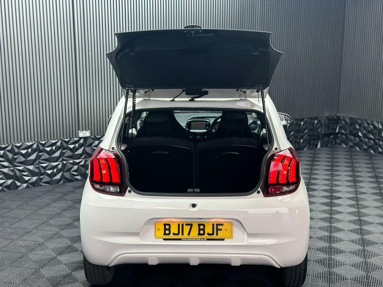 Used Peugeot 108 2017 for sale - 76317886: Photo 18