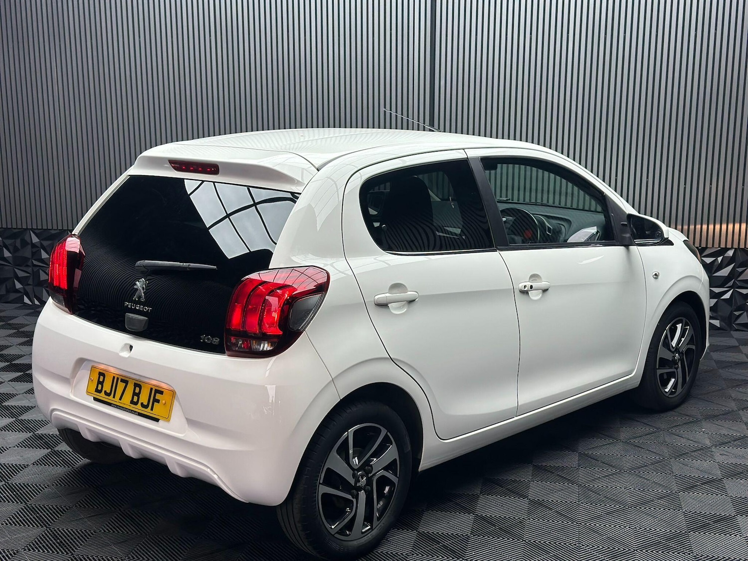 Used Peugeot 108 2017 for sale - 76317886: Photo 21