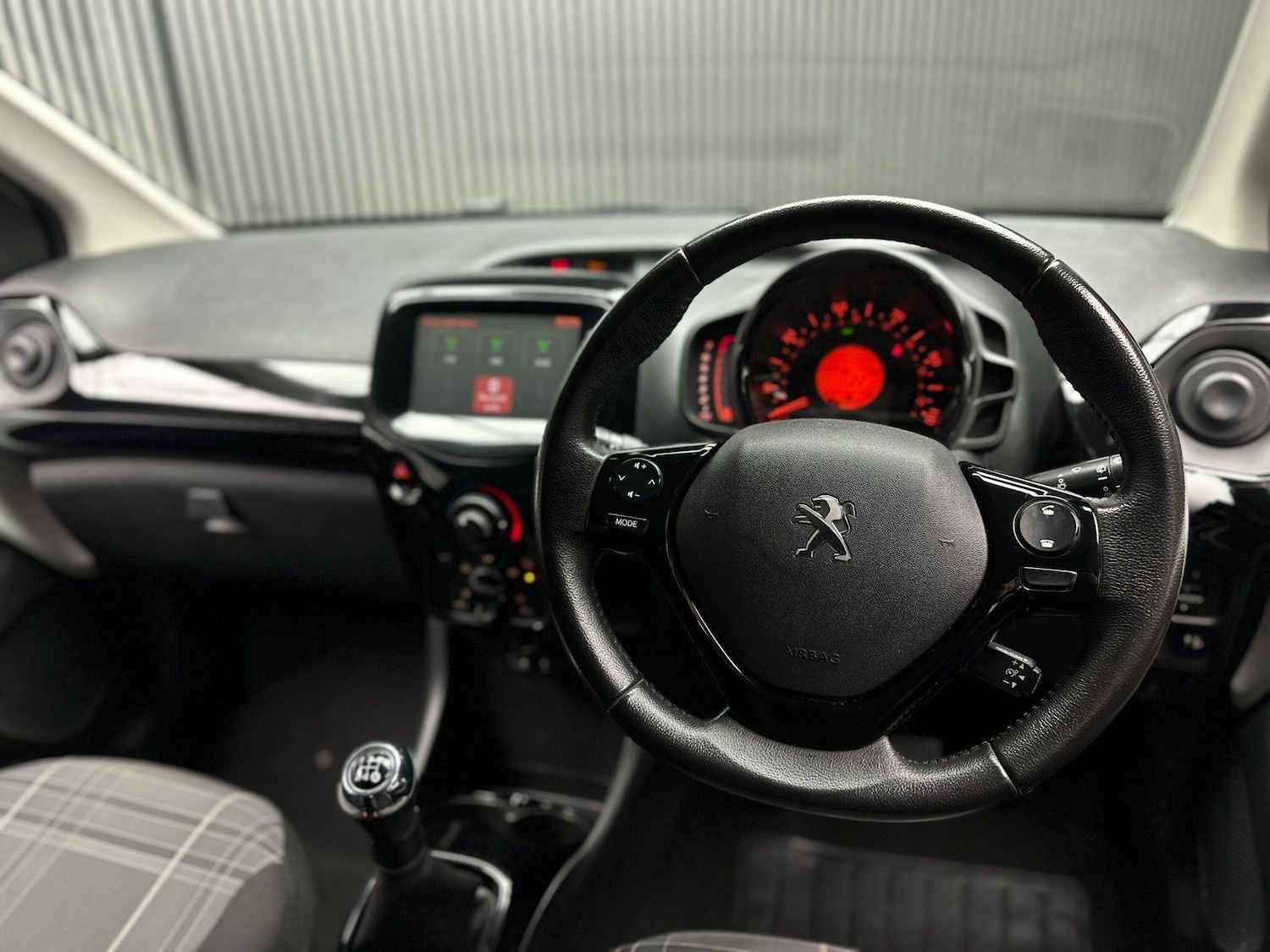 Used Peugeot 108 2017 for sale - 76317886: Photo 23