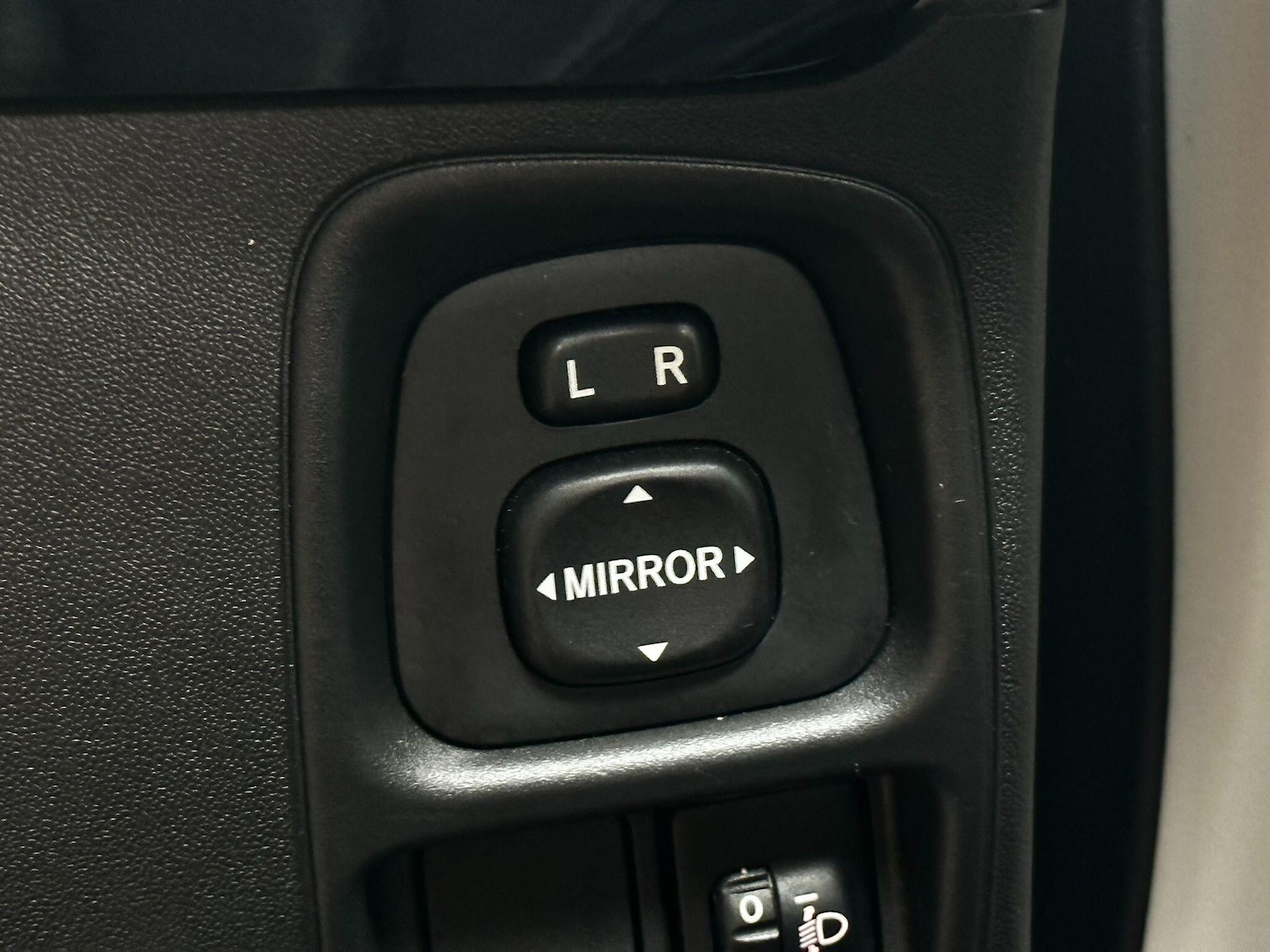 Used Peugeot 108 2017 for sale - 76317886: Photo 26