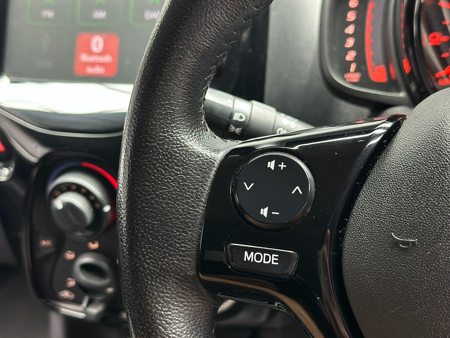 Used Peugeot 108 2017 for sale - 76317886: Photo 31