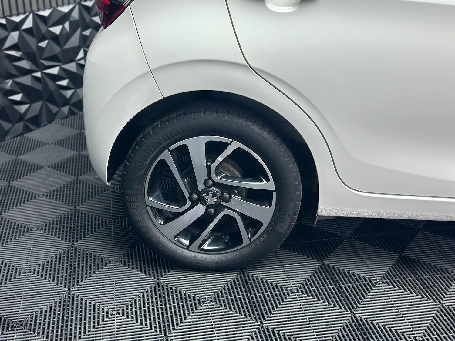 Used Peugeot 108 2017 for sale - 76317886: Photo 35