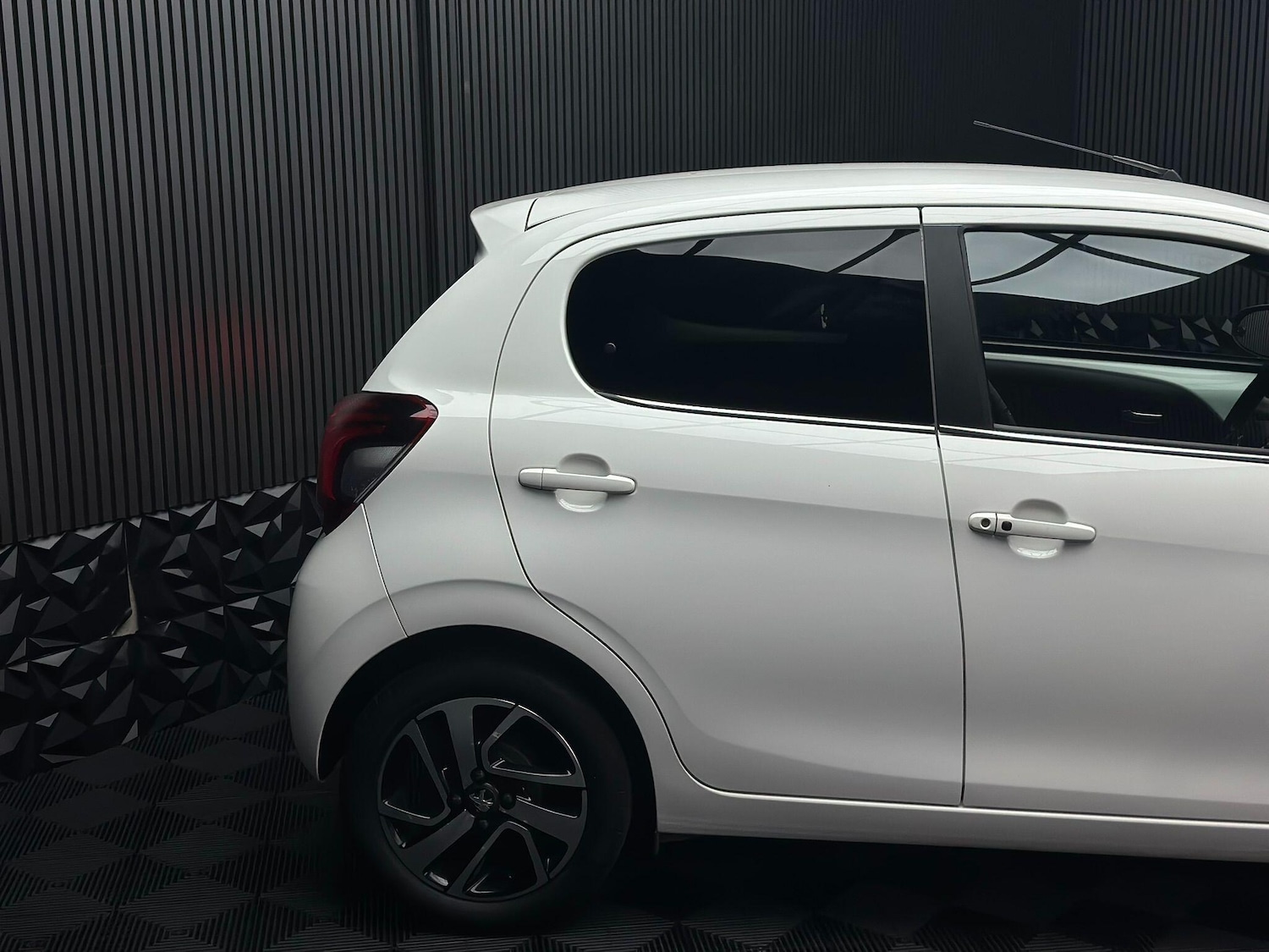 Used Peugeot 108 2017 for sale - 76317886: Photo 5