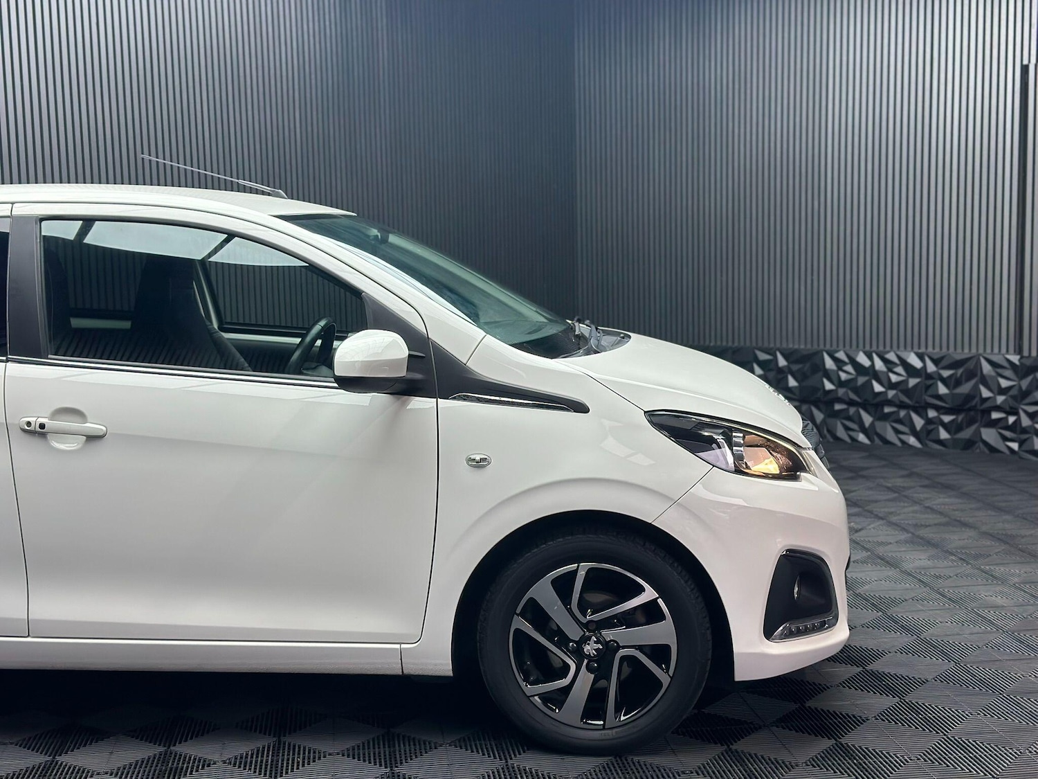 Used Peugeot 108 2017 for sale - 76317886: Photo 53