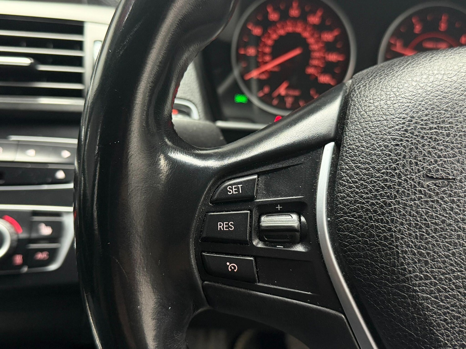 Used BMW 1 Series 2014 for sale - 77054008: Photo 30