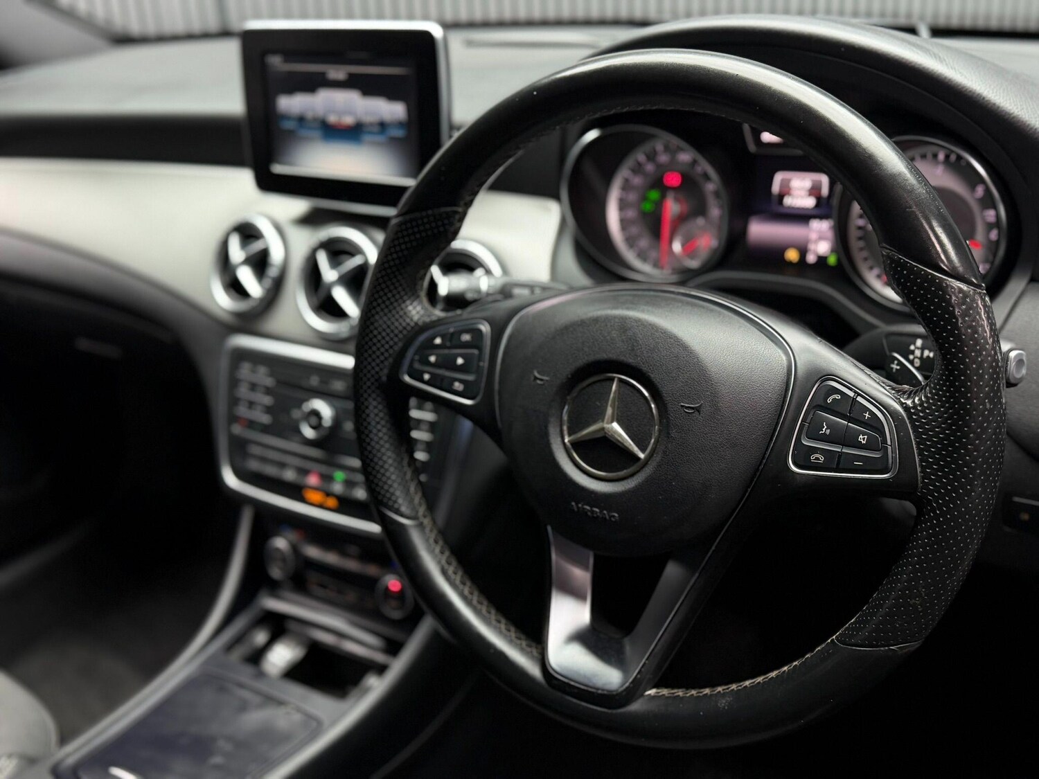 Used Mercedes-Benz CLA 2015 for sale - 77909350: Photo 59