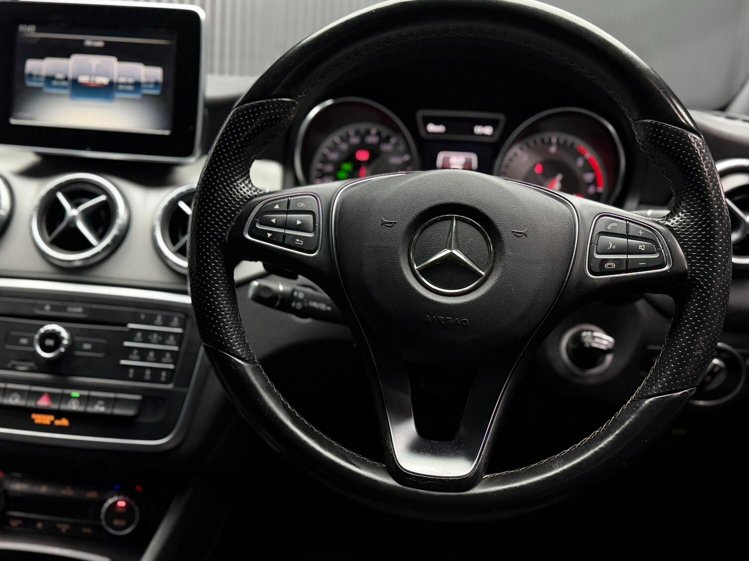 Used Mercedes-Benz CLA 2015 for sale - 77909350: Photo 60