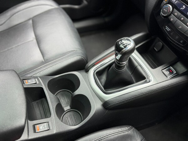 Used Nissan Qashqai 2015 for sale - 76318128: Photo 20