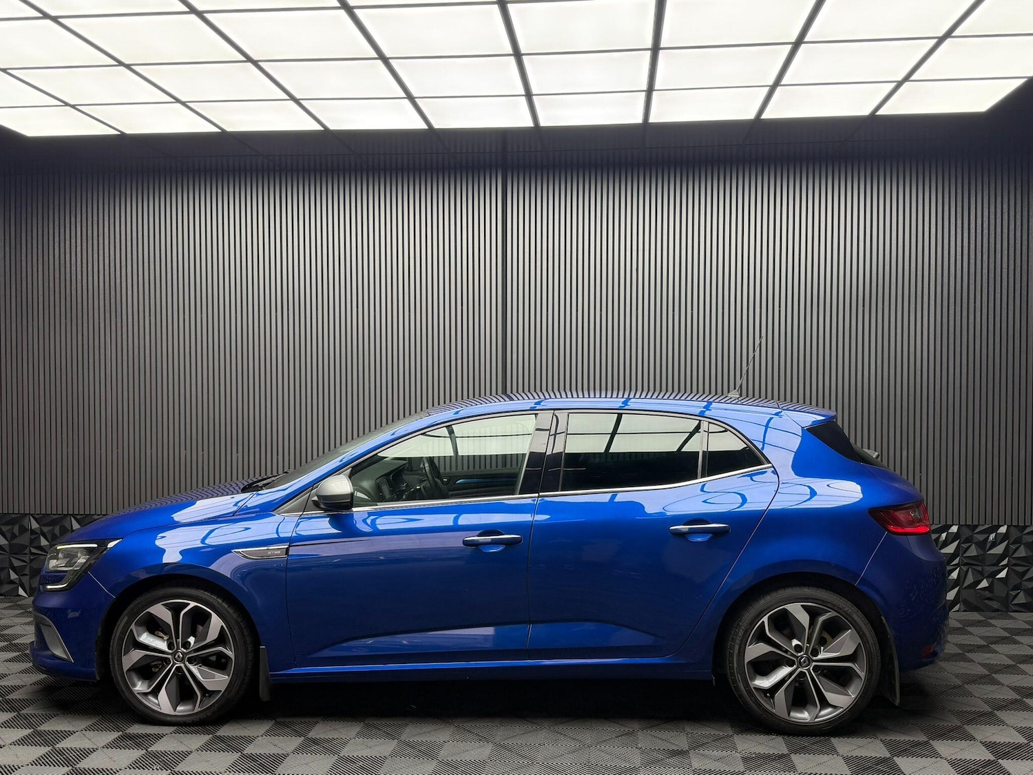 Used Renault Megane 2020 for sale - 76633899: Photo 17