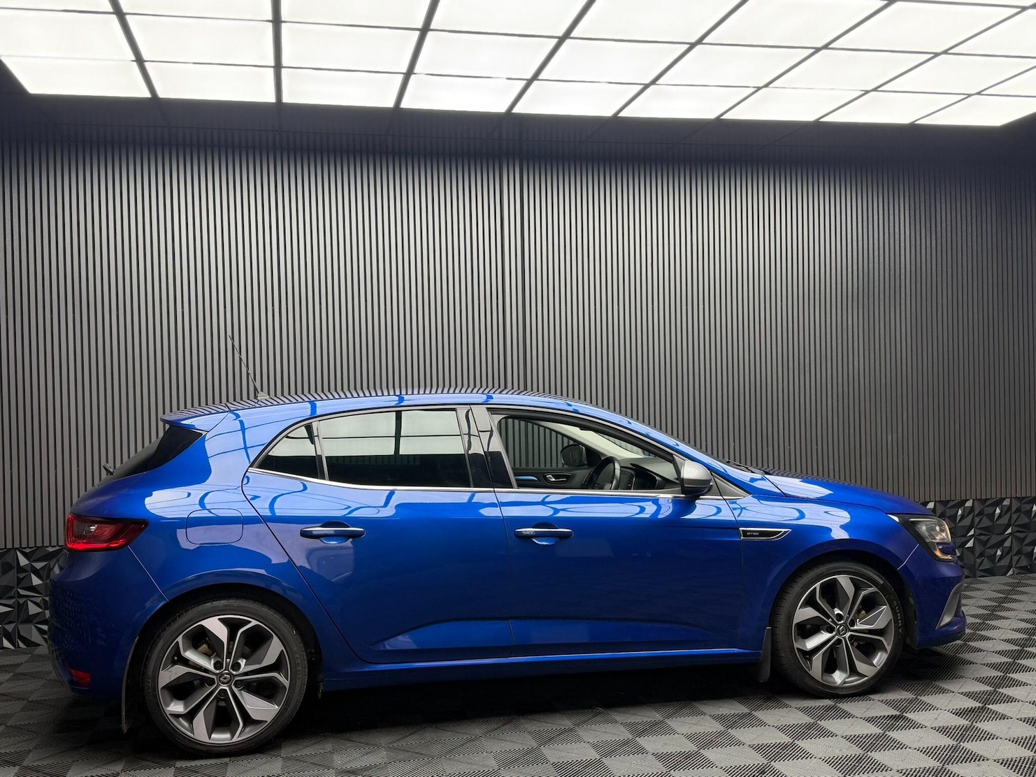 Used Renault Megane 2020 for sale - 76633899: Photo 20