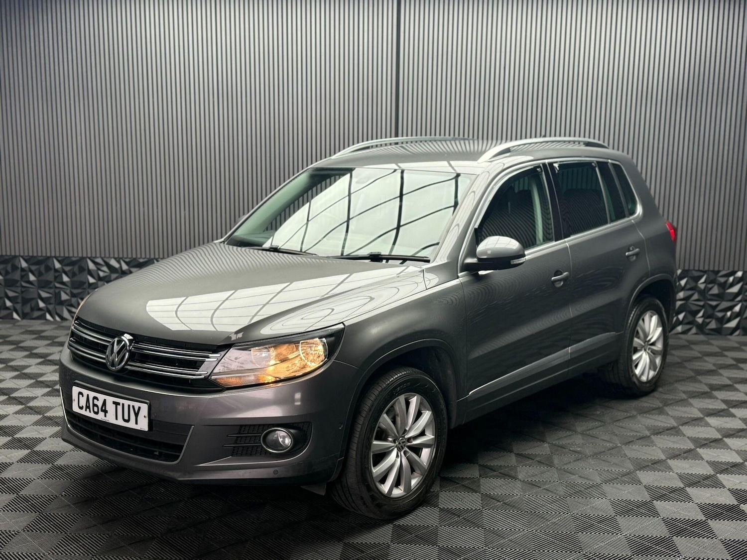 Used Volkswagen Tiguan 2015 for sale - 76592345: Photo 11
