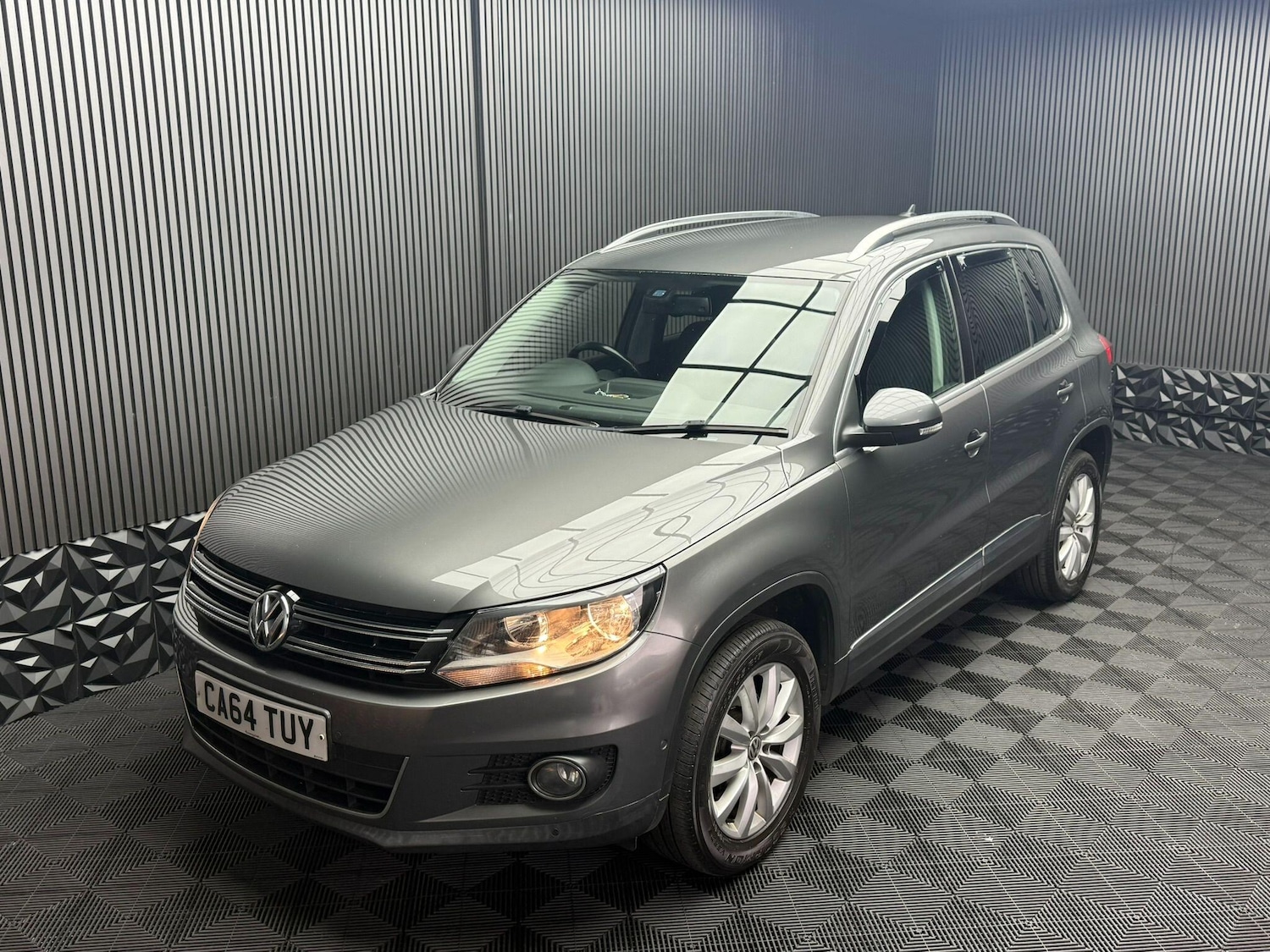 Used Volkswagen Tiguan 2015 for sale - 76592345: Photo 12