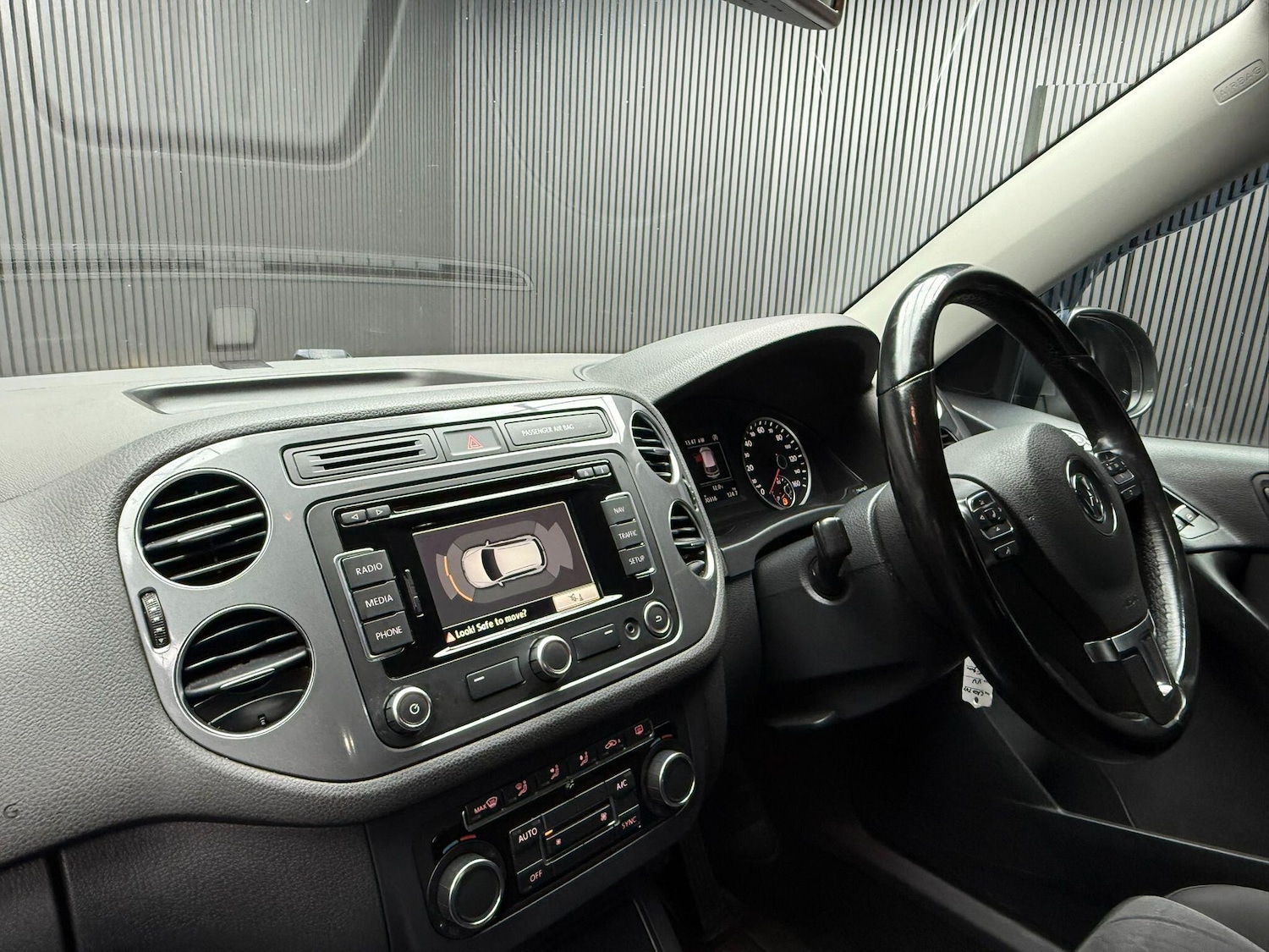 Used Volkswagen Tiguan 2015 for sale - 76592345: Photo 21