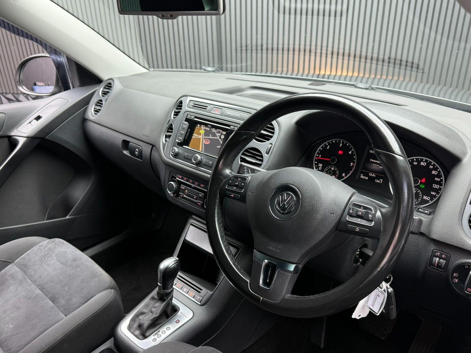 Used Volkswagen Tiguan 2015 for sale - 76592345: Photo 23