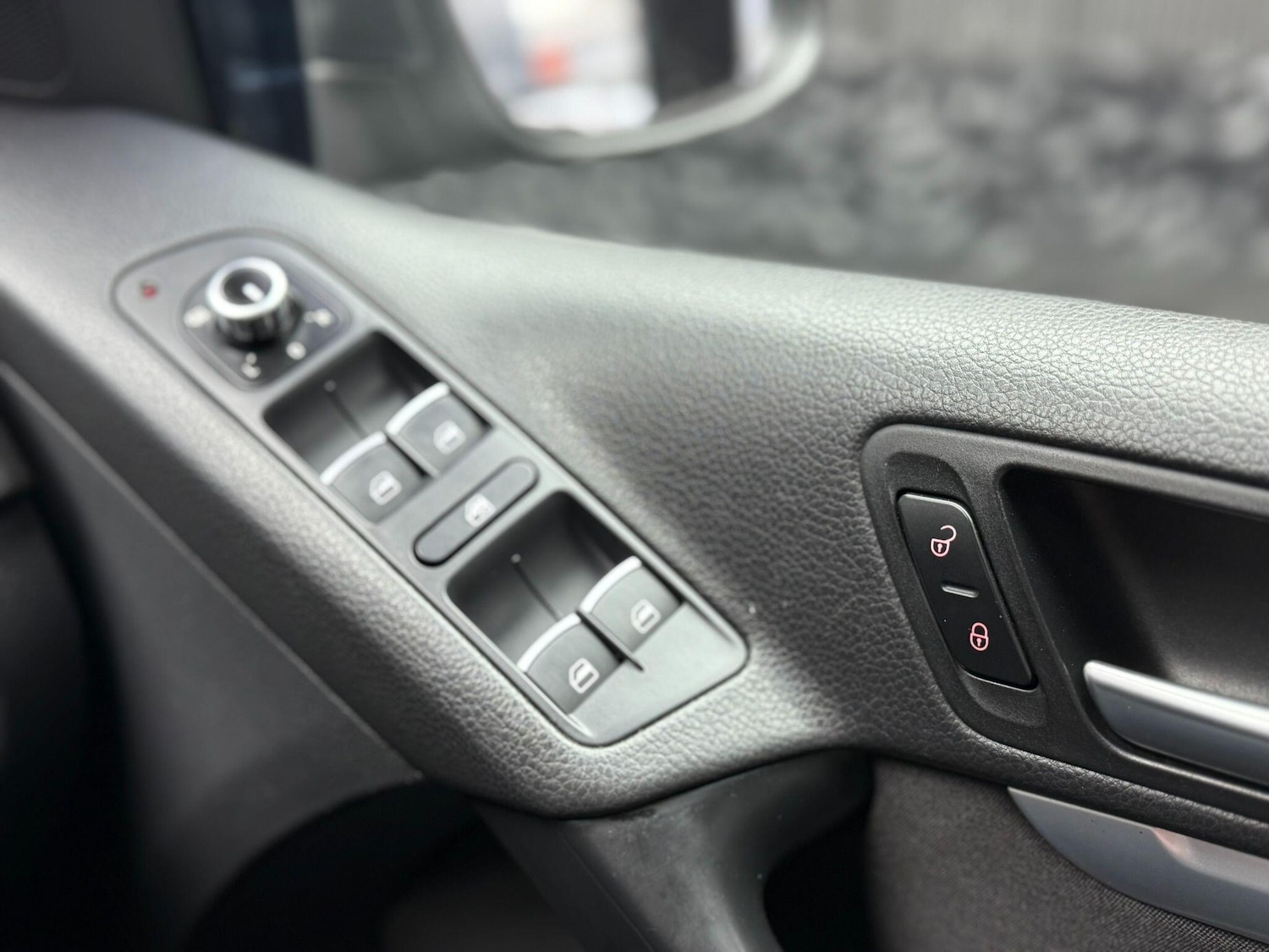 Used Volkswagen Tiguan 2015 for sale - 76592345: Photo 25