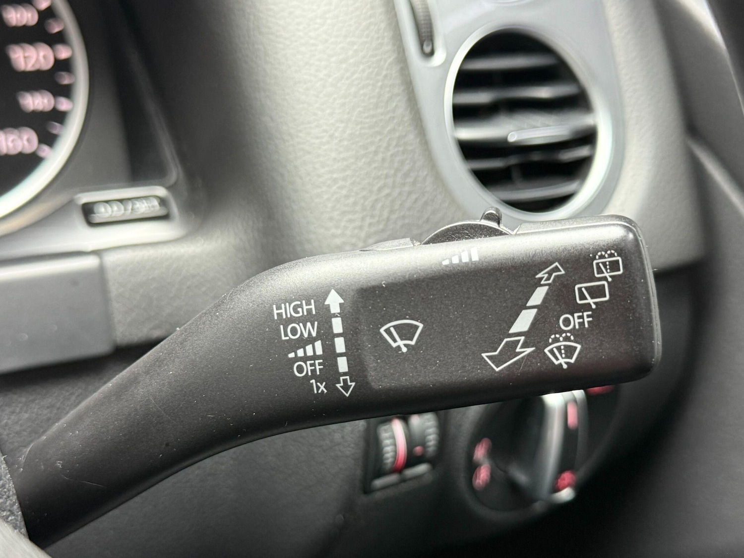 Used Volkswagen Tiguan 2015 for sale - 76592345: Photo 27