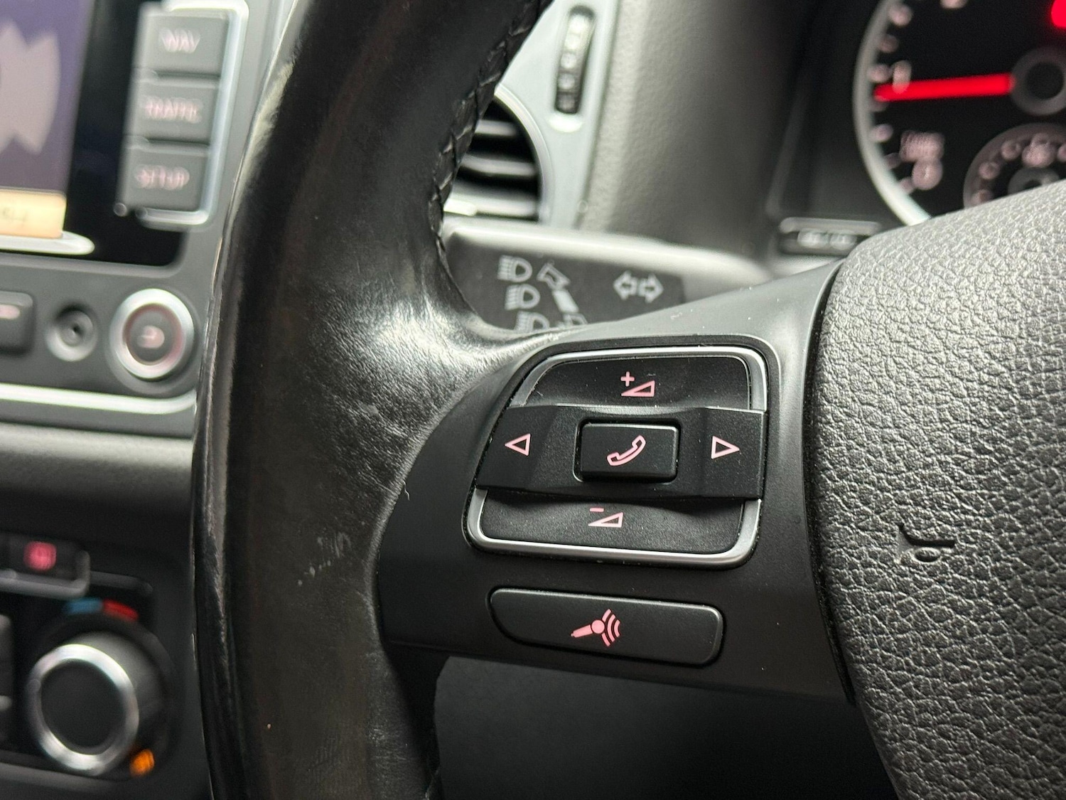 Used Volkswagen Tiguan 2015 for sale - 76592345: Photo 29